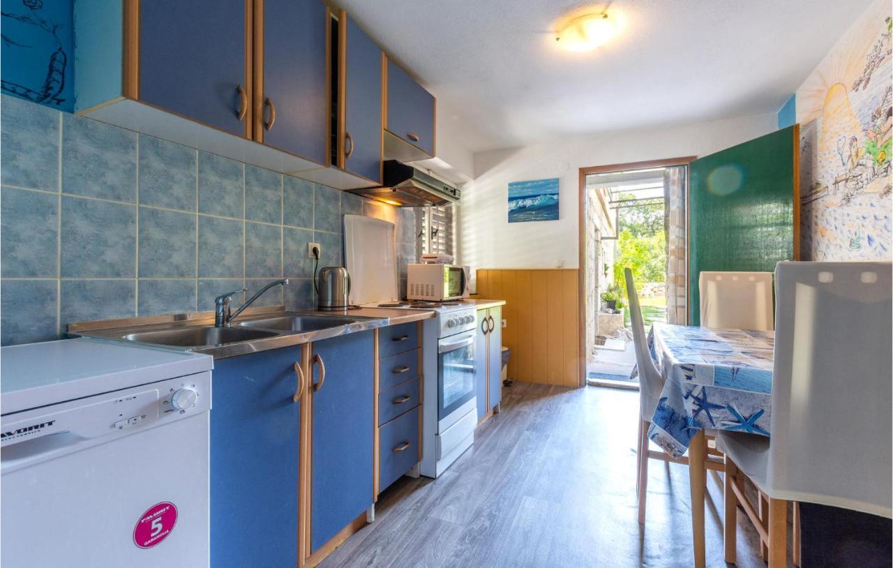 Lovely Apartment In Omis With Kitchen エクステリア 写真