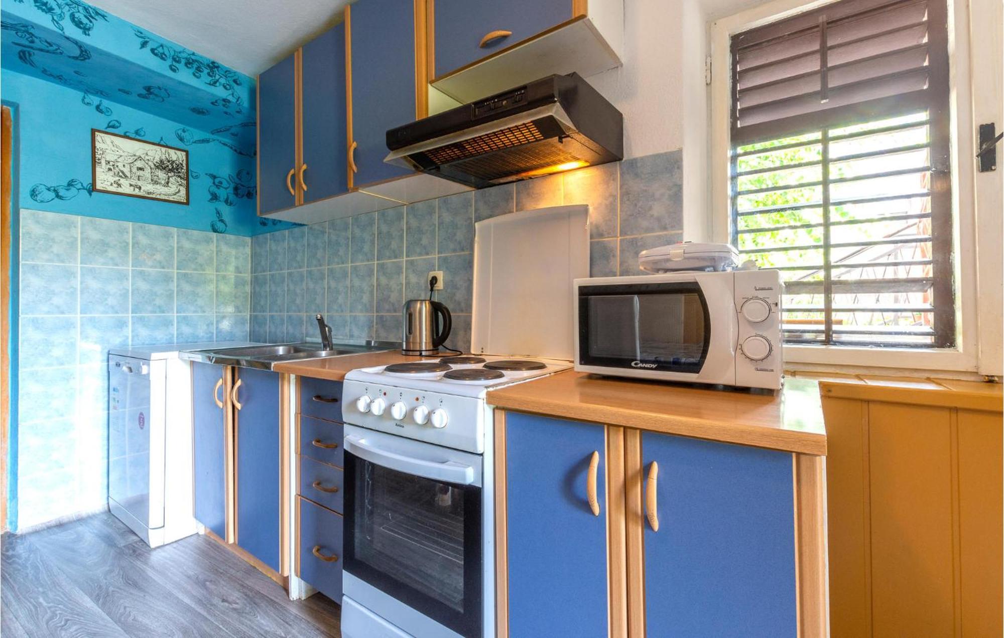 Lovely Apartment In Omis With Kitchen エクステリア 写真