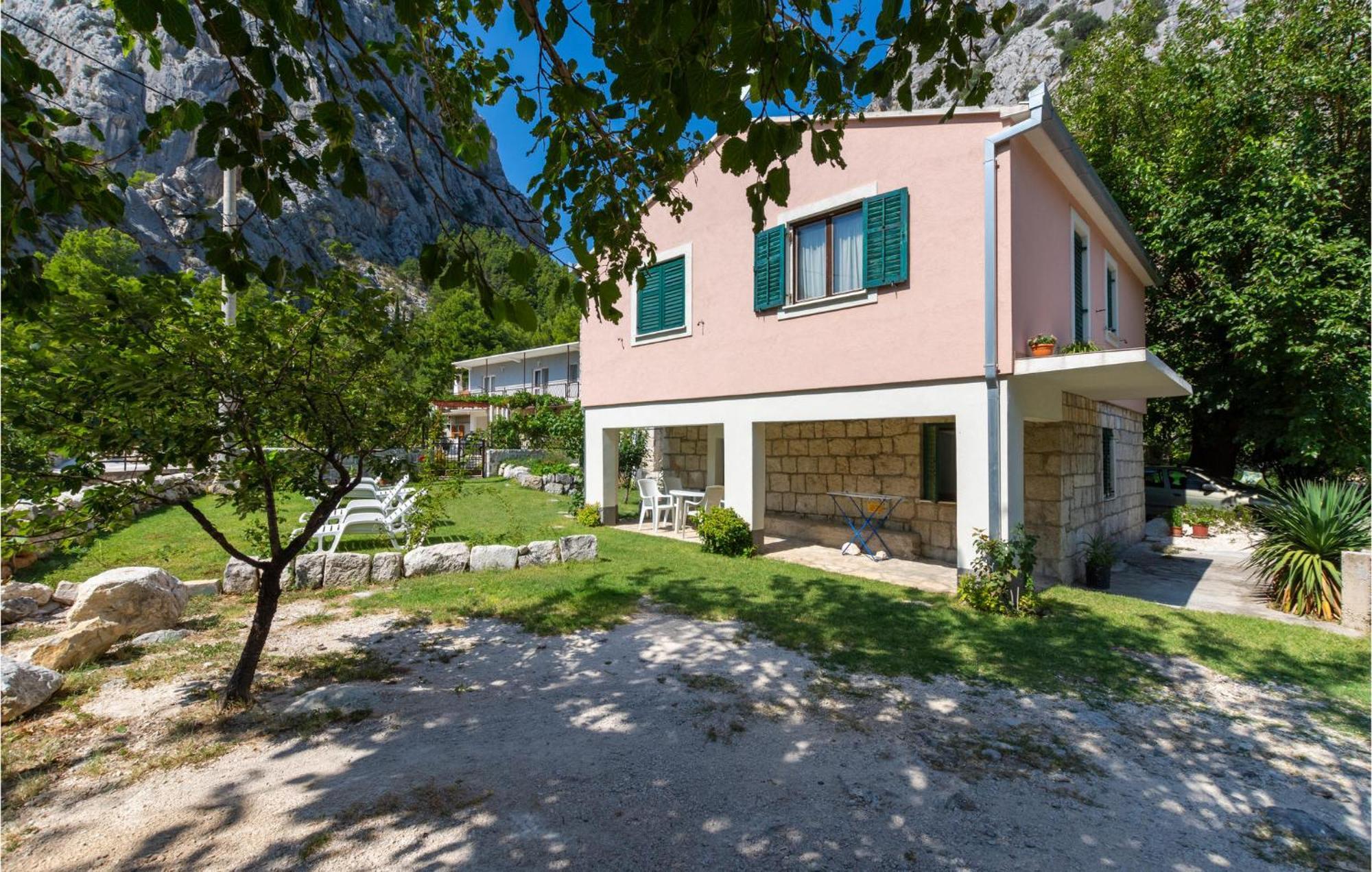 Lovely Apartment In Omis With Kitchen エクステリア 写真