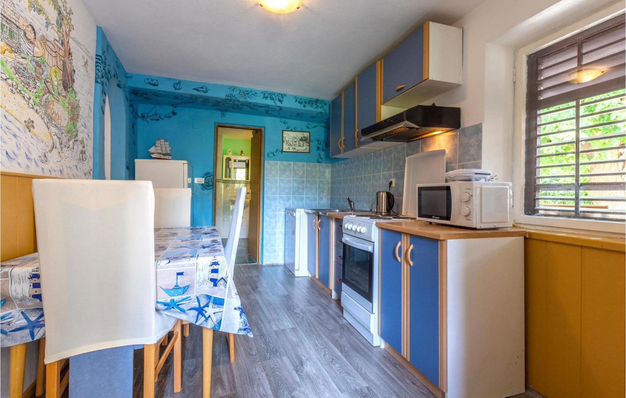 Lovely Apartment In Omis With Kitchen エクステリア 写真