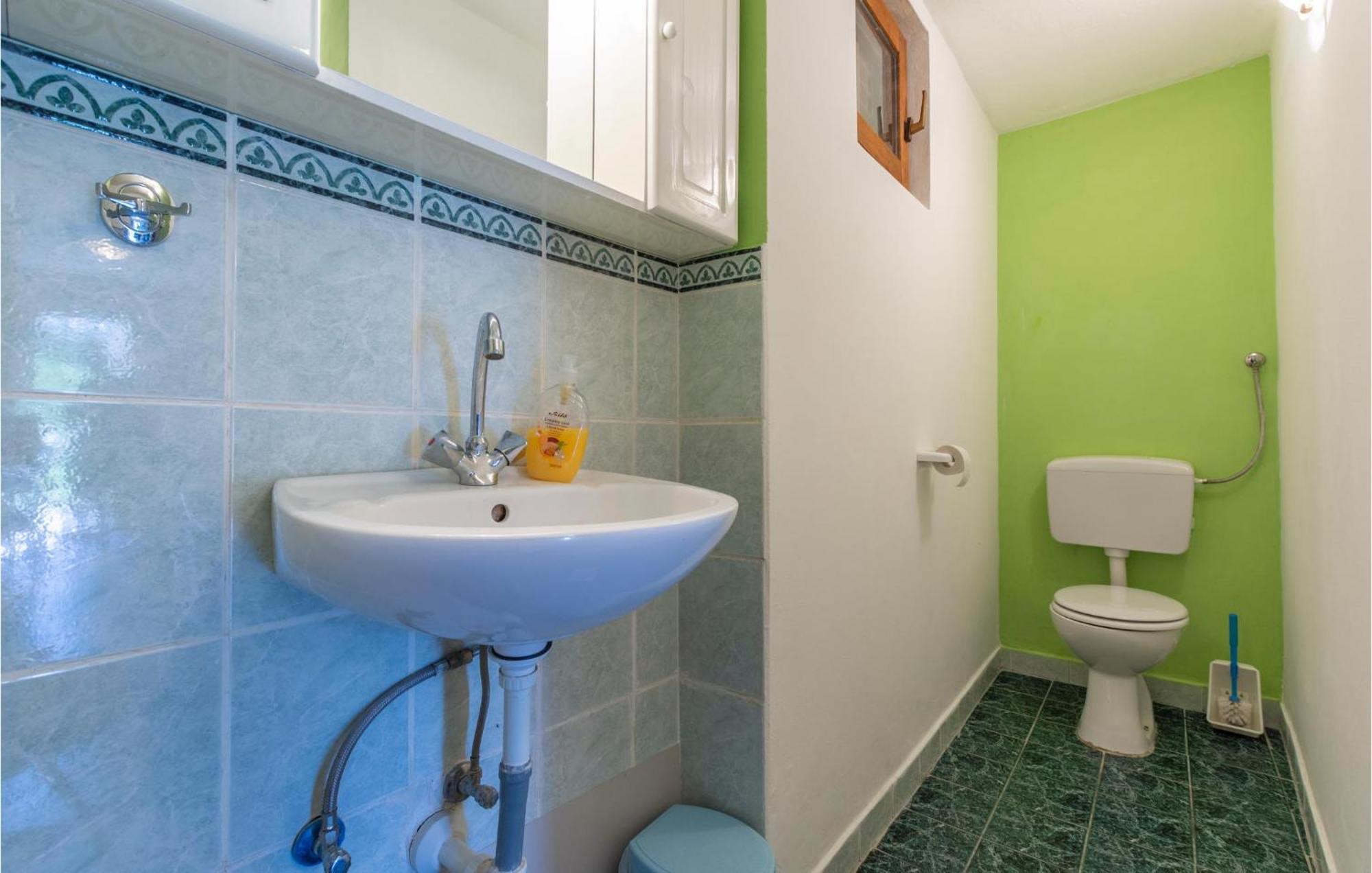 Lovely Apartment In Omis With Kitchen エクステリア 写真