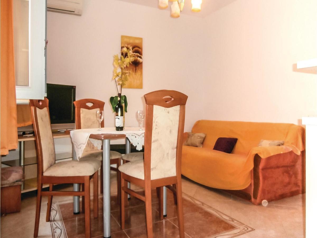 Lovely Apartment In Omis With Kitchen エクステリア 写真