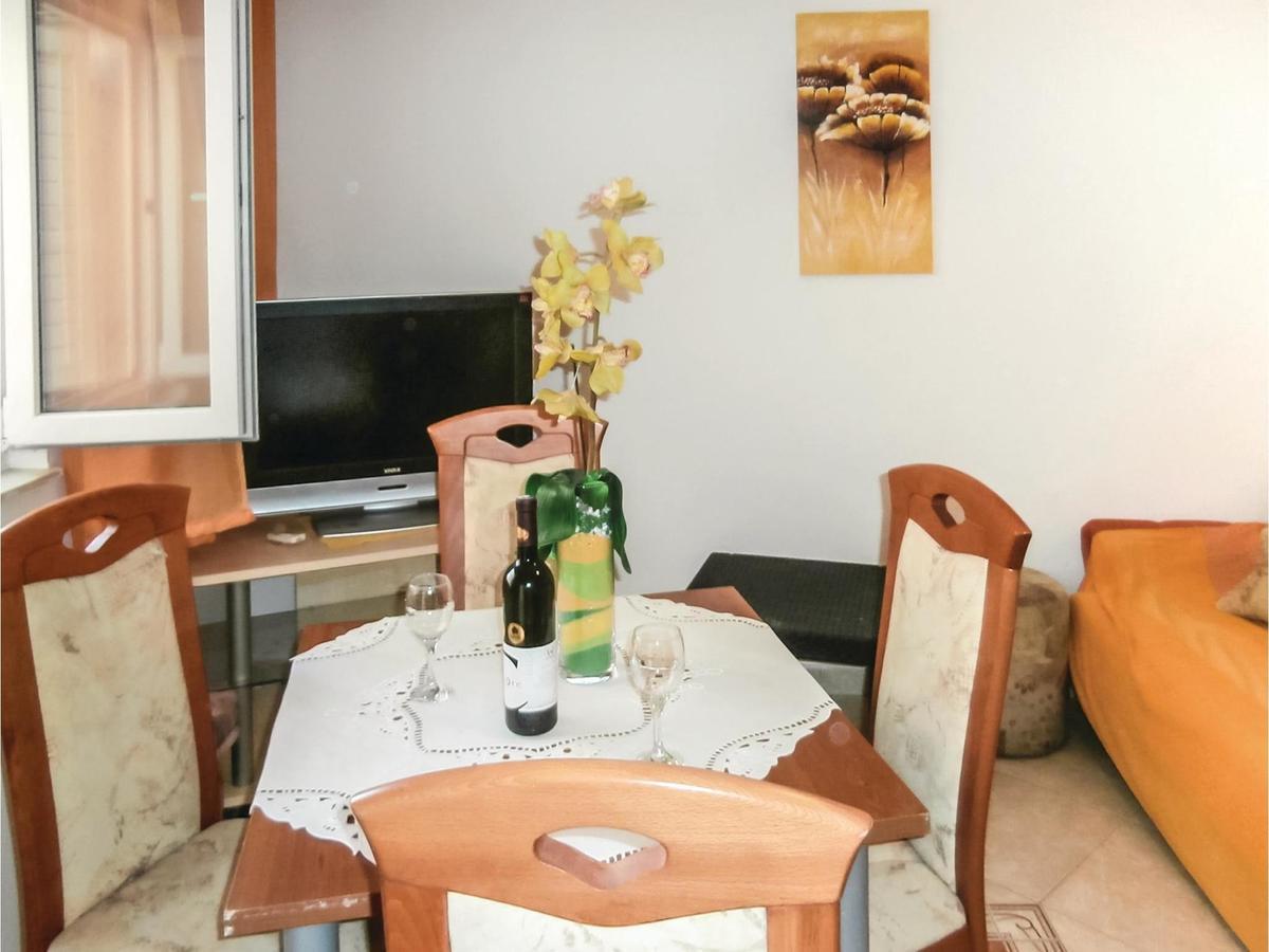 Lovely Apartment In Omis With Kitchen エクステリア 写真
