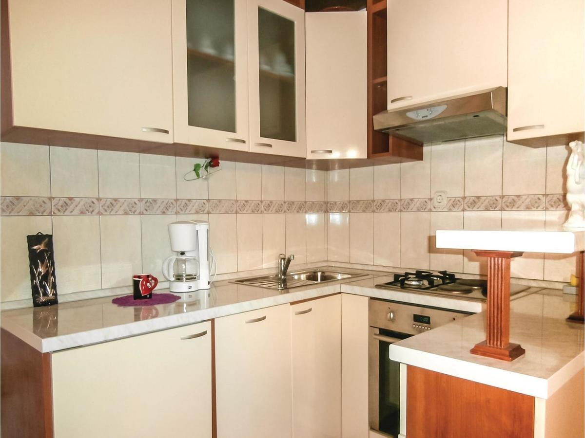 Lovely Apartment In Omis With Kitchen エクステリア 写真
